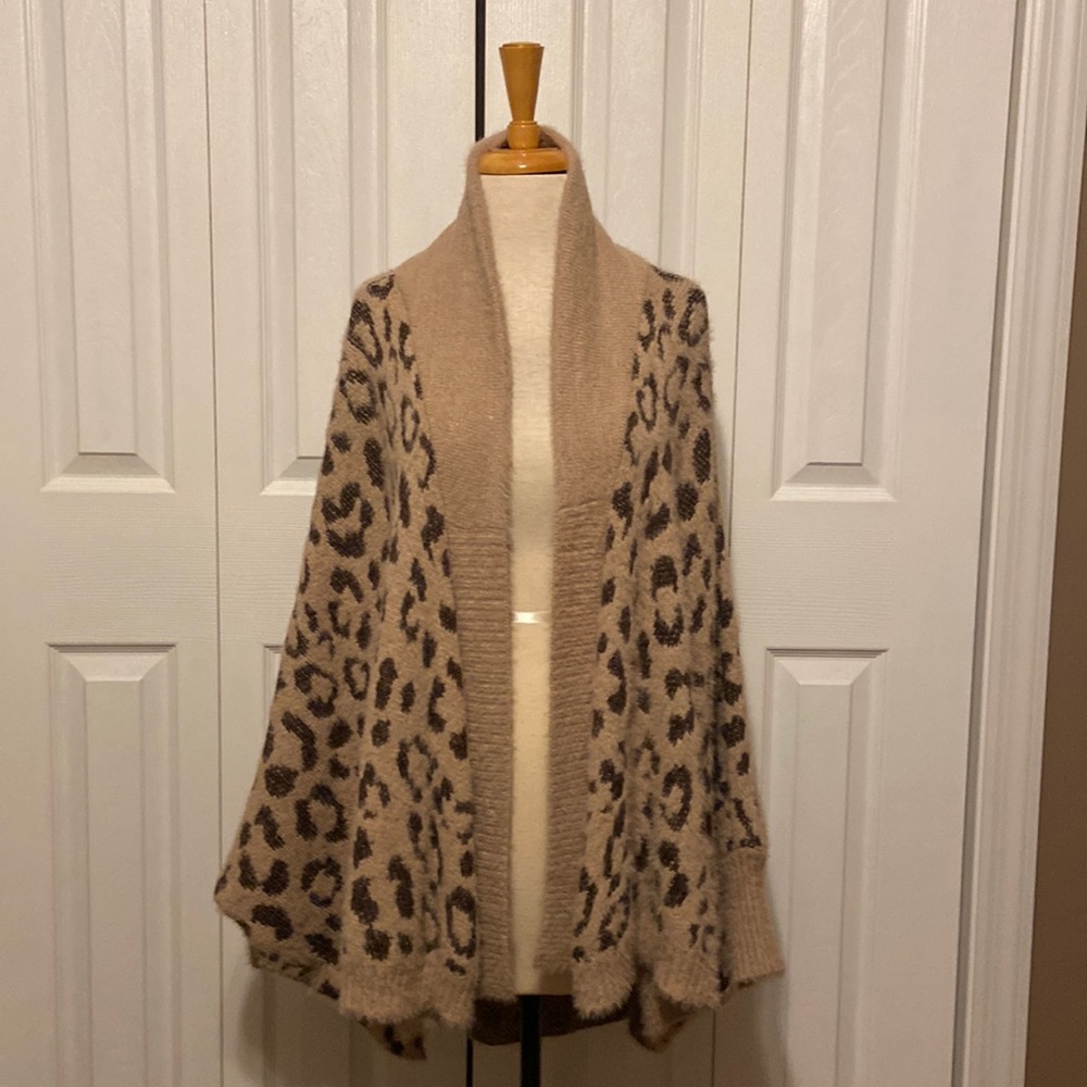 Anthropologie Akemi Kim super soft sweater kimono